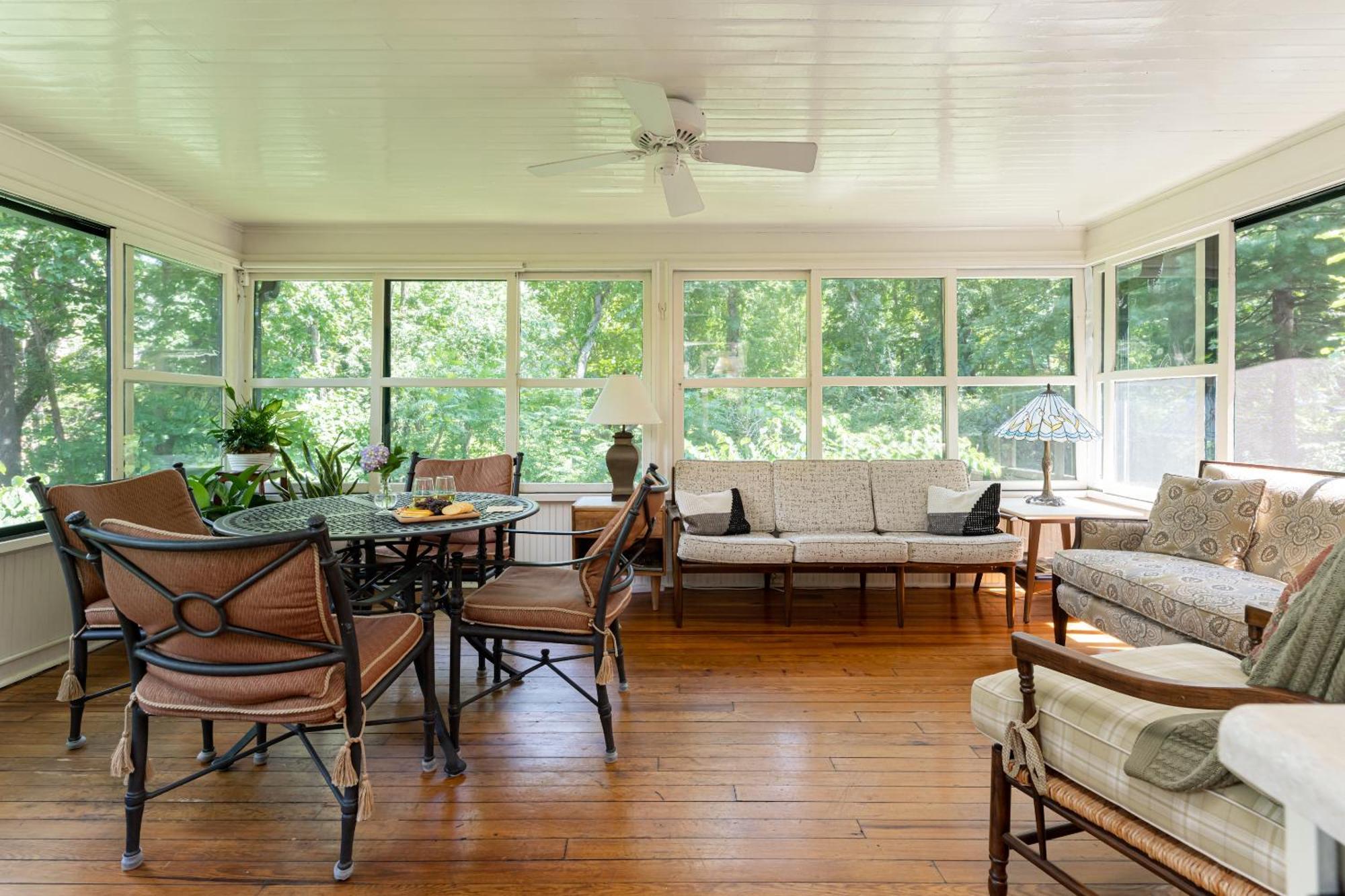 Pinecrest Bed & Breakfast 阿什维尔 外观 照片