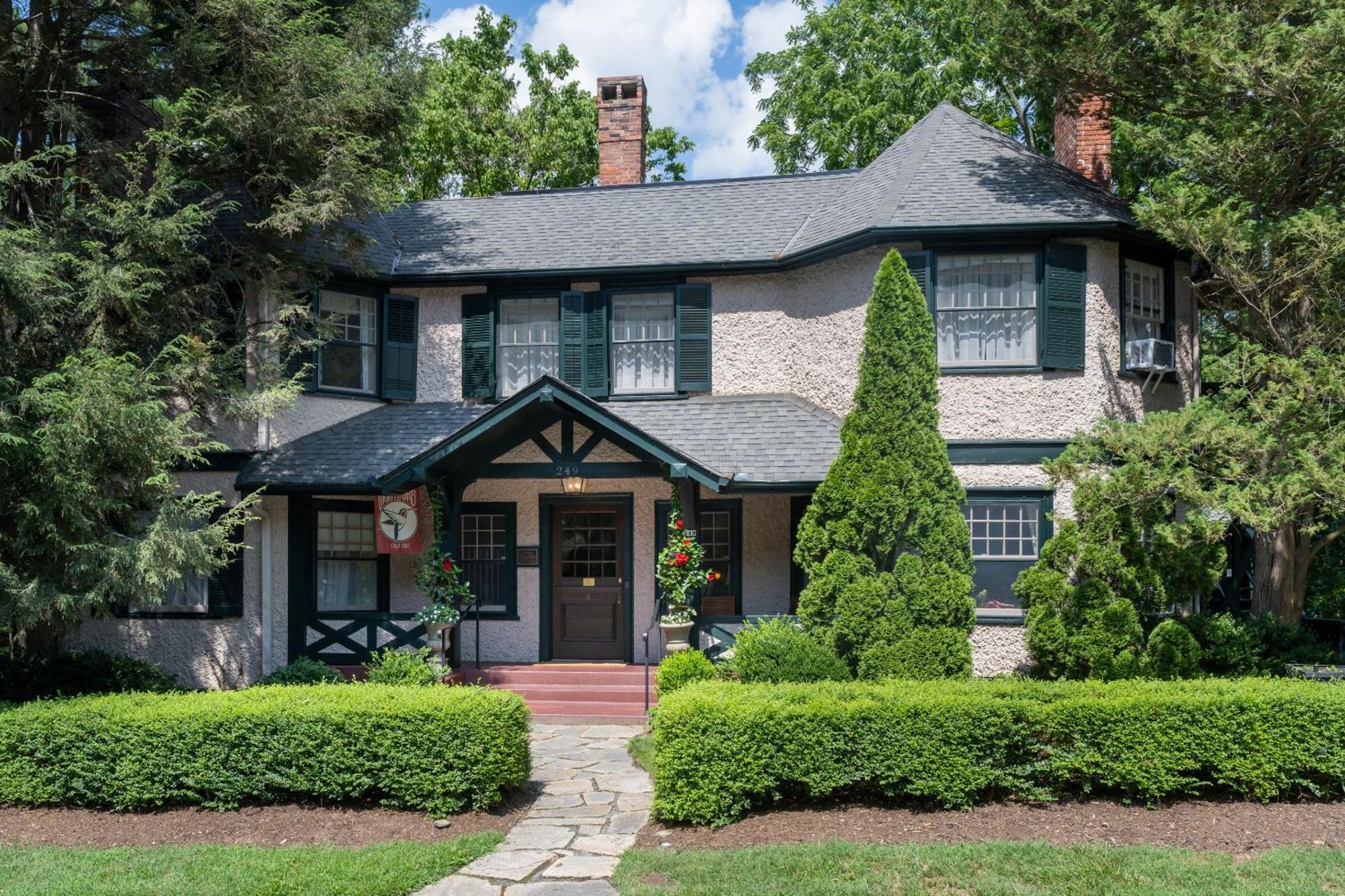 Pinecrest Bed & Breakfast 阿什维尔 外观 照片