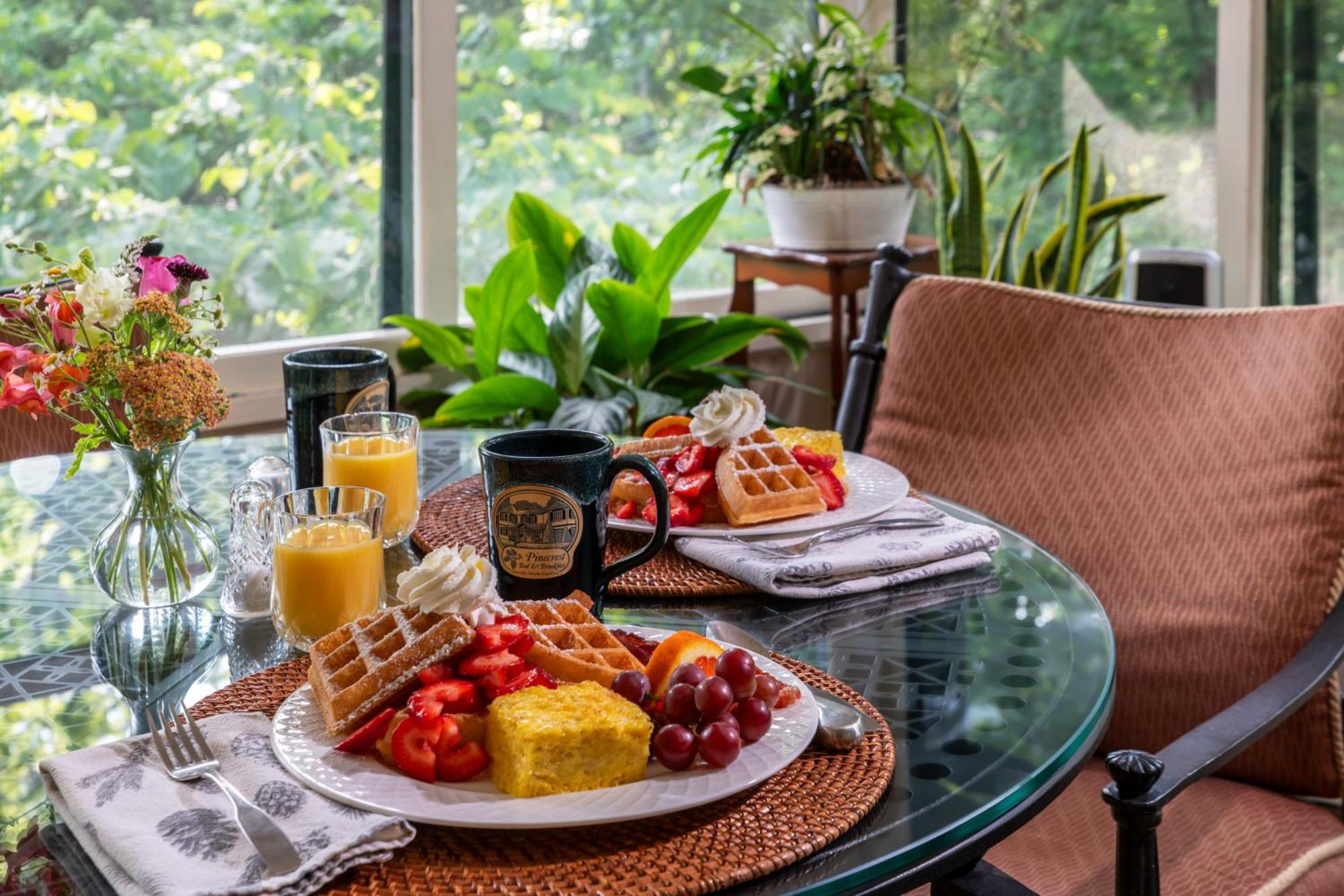 Pinecrest Bed & Breakfast 阿什维尔 外观 照片